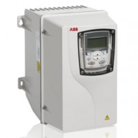 ABB机器人传动变频器    ACS355-03E-05A6-4+B063